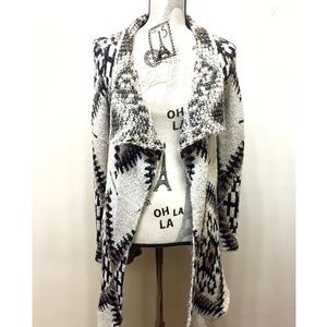 Sun & Shadow Women Sweater Coat Overpiece  Tribal Print Cream Brown XS